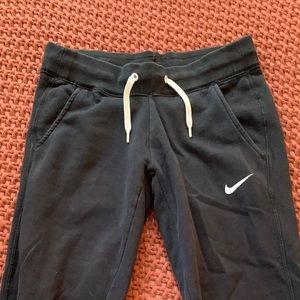 Nike Cropped Sweatpants XS